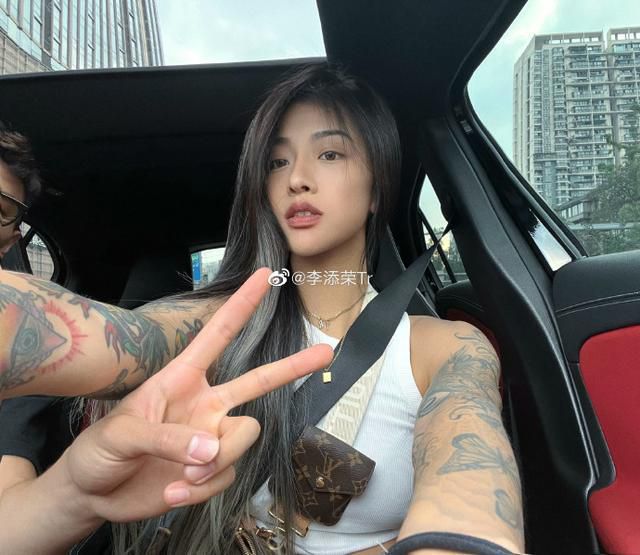 现在你们定义了什么是好笑，什么不好笑，你们定义了什么是对，什么是错。